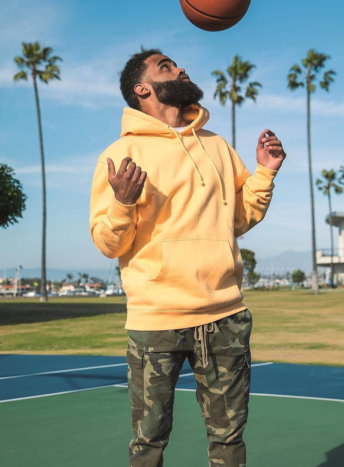 Męska bluza z kapturem marki Independent