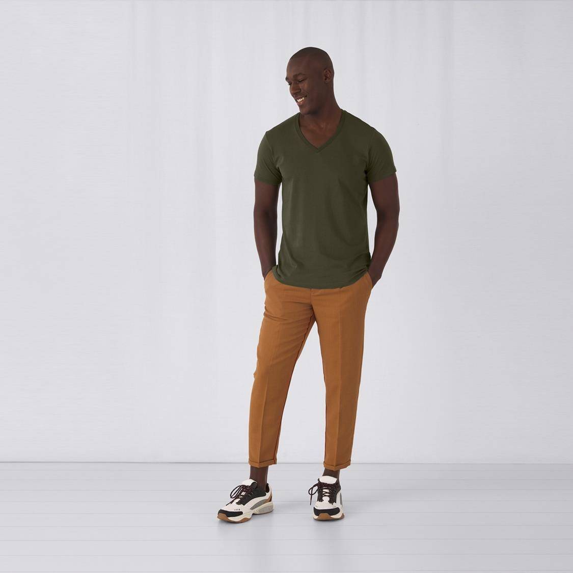 Męska koszulka V-Neck B&C