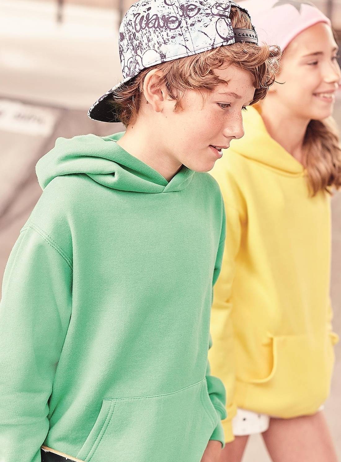 Model dziecięcy bluzy z kapturem