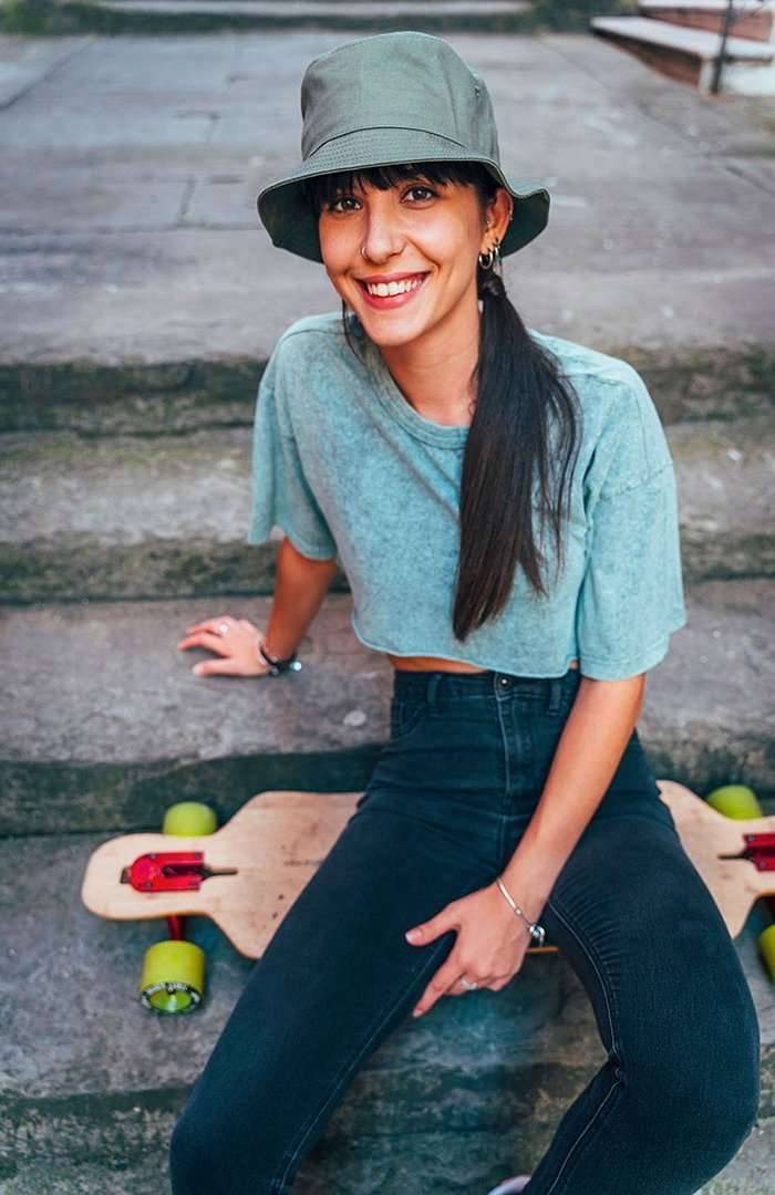 Modny kapelusz, materiał z recyklingu