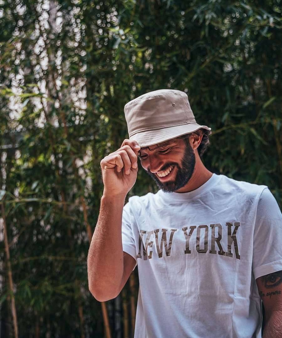 Modny kapelusz, materiał z recyklingu