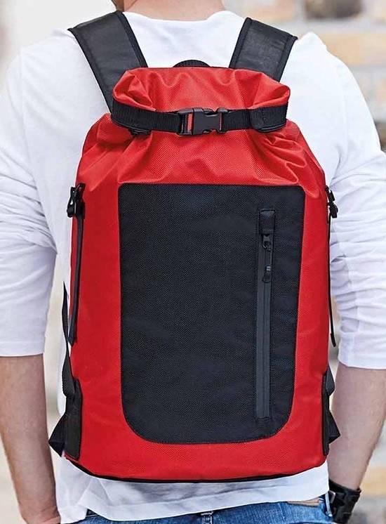 Modny plecak z regulowanym pasem piersiowym