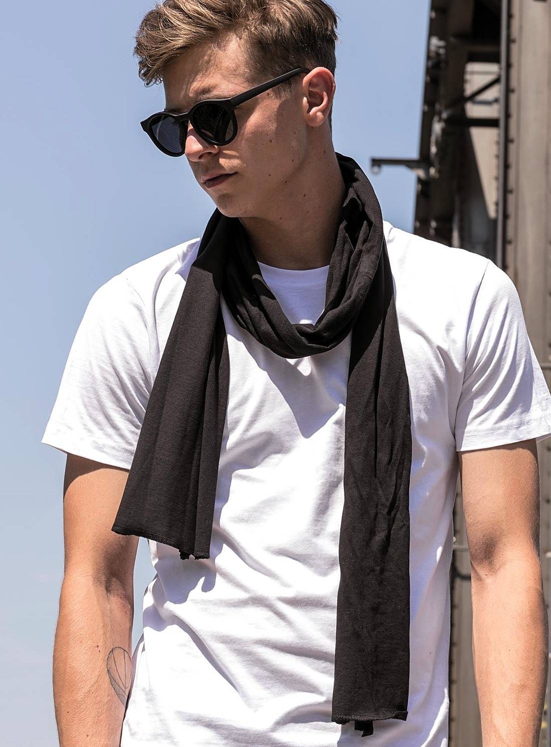 Modny szalki bez metki producenta