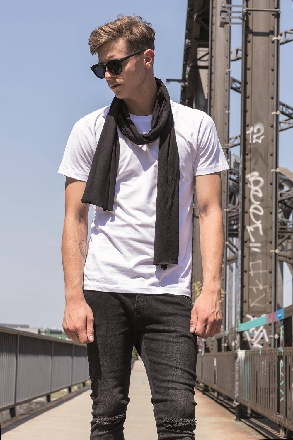 Modny szalki bez metki producenta