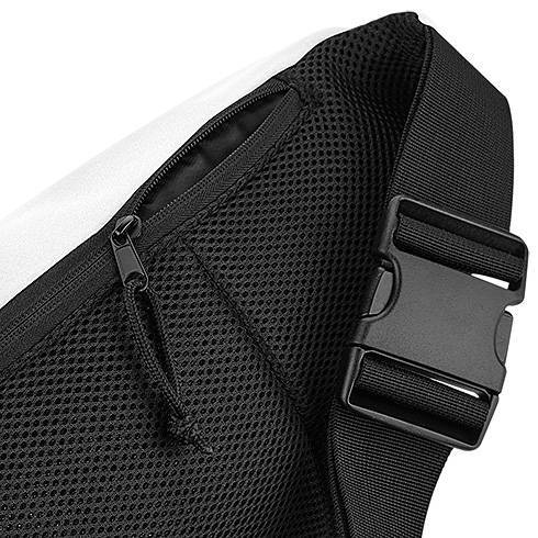 Nerka z dużą kieszenią i siatkowatym pasem