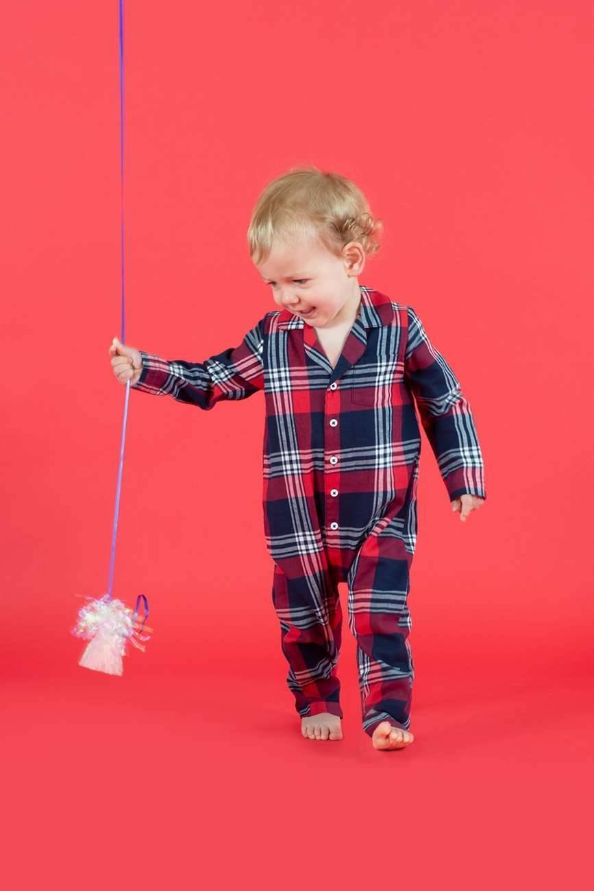 Niemowlęca piżama w dekoracyjnym flanelowym wzorze