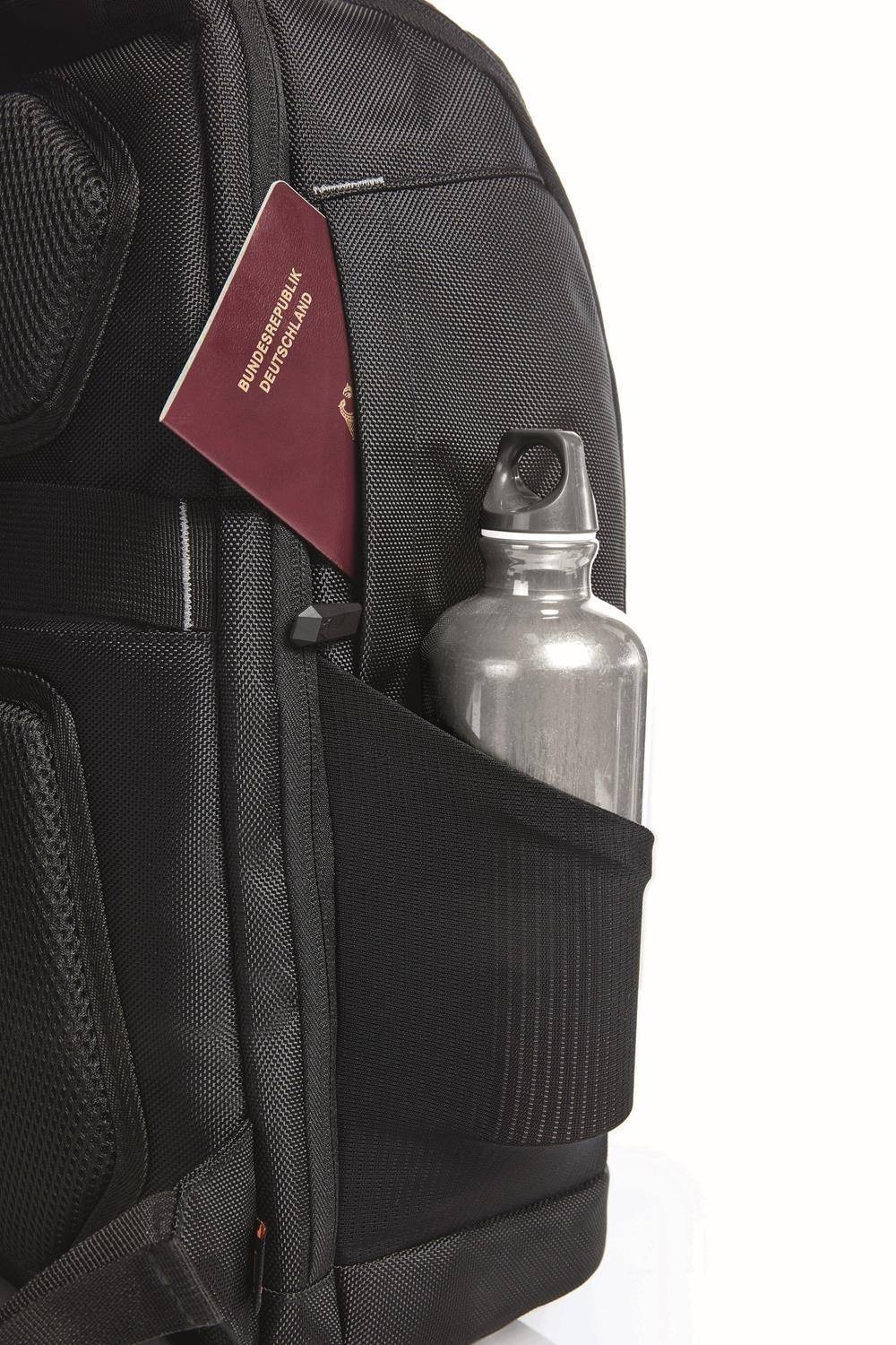 Nowoczesny plecak z komorą na laptopa i portem USB