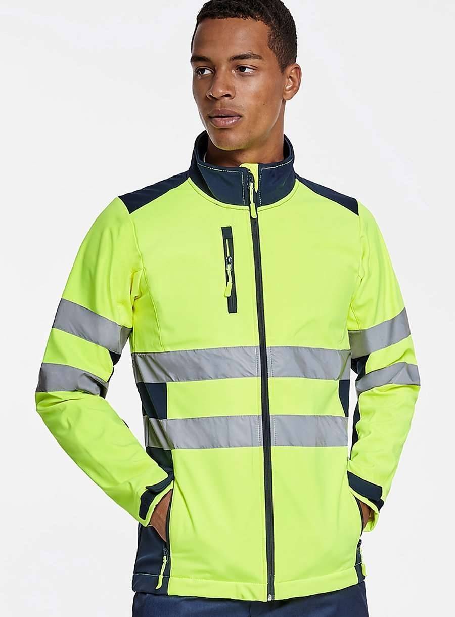 Odblaskowa kurtka softshell marki Roly z regulowanymi mankietami