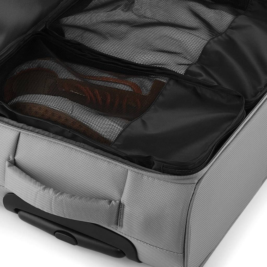 Organizer podróżny z trzema torbami z siatką