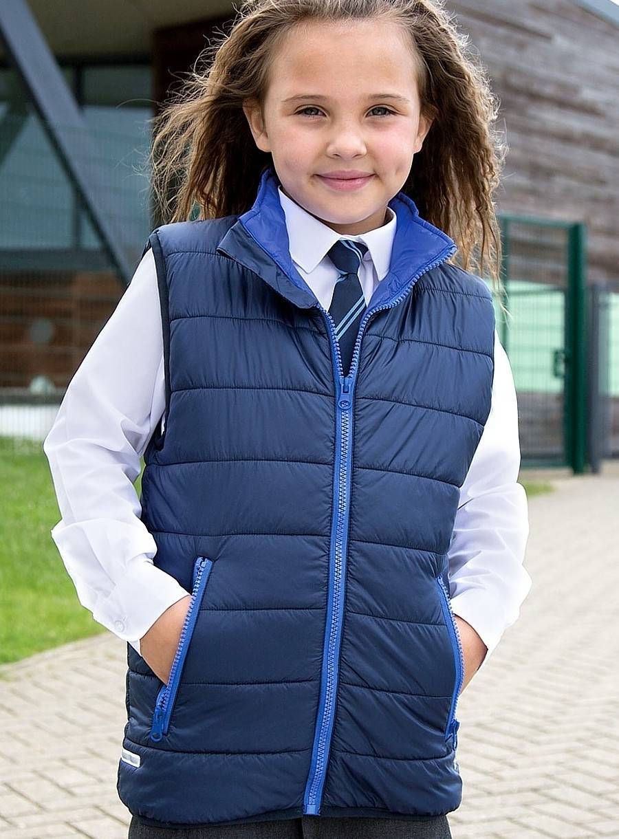 Pikowana kamizelka dziecięca w kontrastowych kolorach