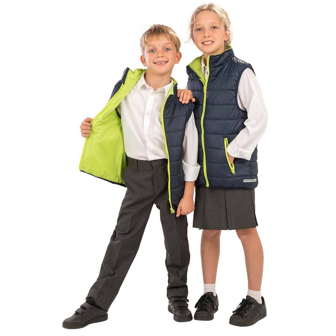 Pikowana kamizelka dziecięca w kontrastowych kolorach