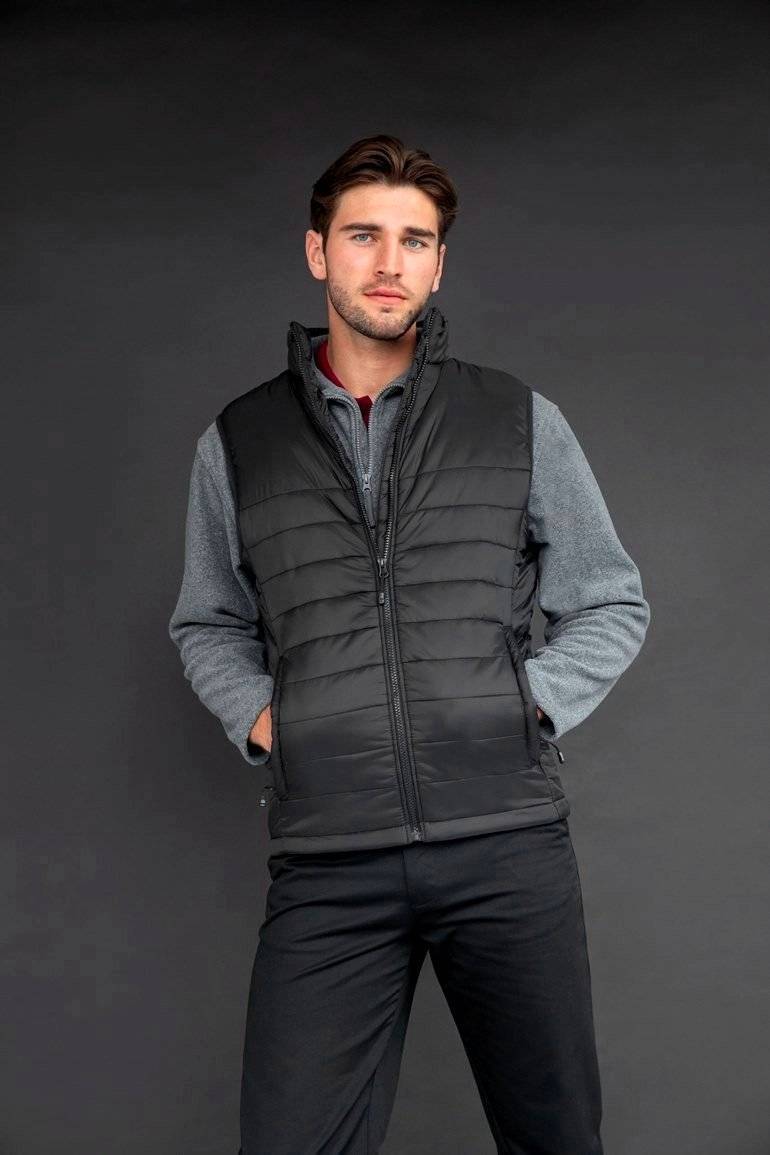 Pikowana kamizelka z gładką powierzchnią na piersi