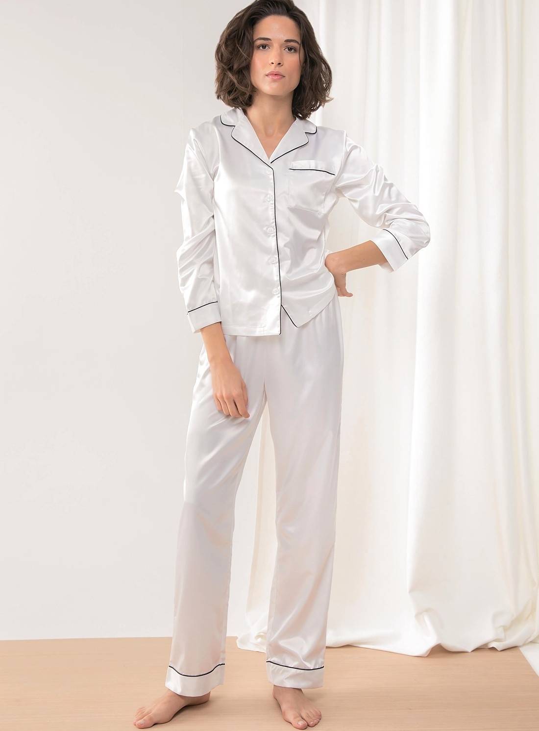 Piżama satynowa damska z kieszonką na piersi