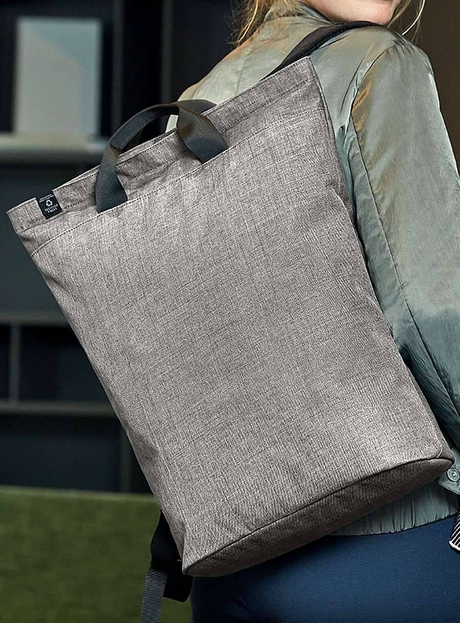 Plecak o nowoczesnym kroju Europe z komorą na laptopa