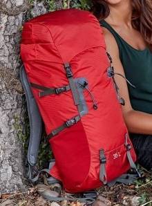 Plecak treckingowy z pokrowcem przeciwdeszczowym