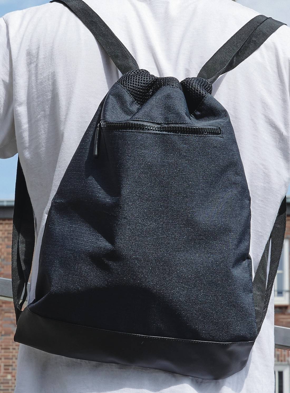 Plecak w stylu worka sportowego z kieszeniami