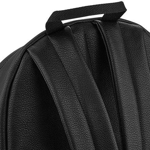 Plecak z materiału przypominającego skórę