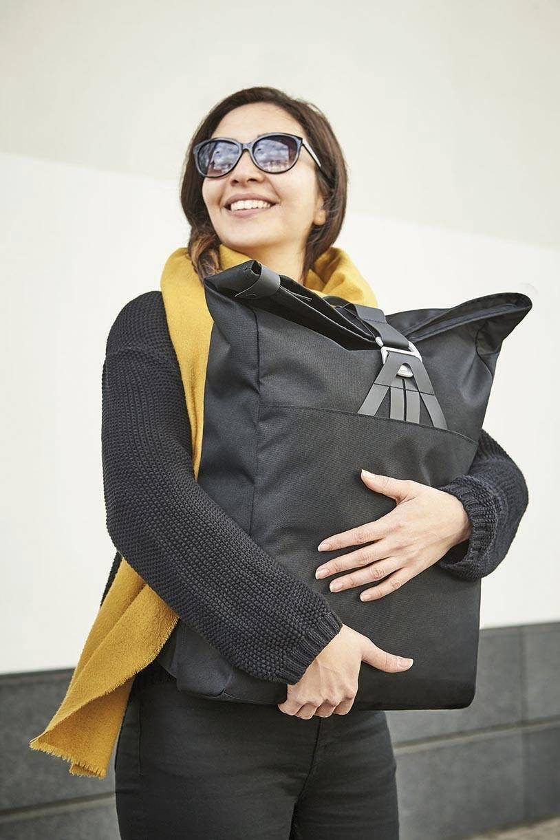 Plecak z modną klamrą zamykającą i komorą na laptop