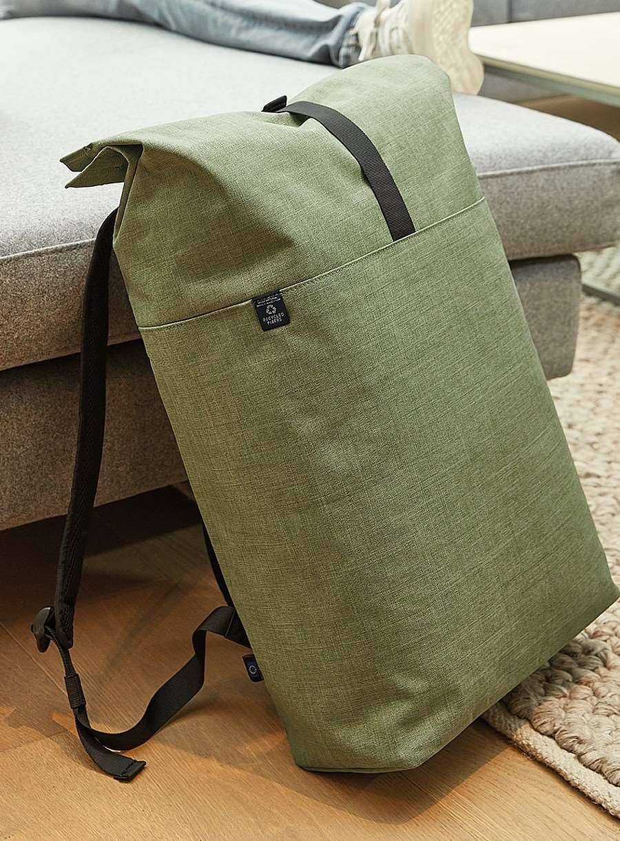 Plecak z rolowanym magnetycznym zapięciem, miękkie szelki