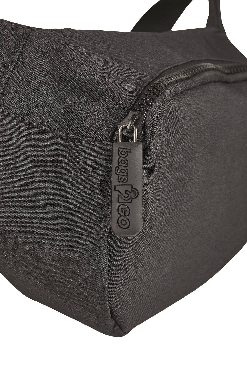 Pojemna saszetka z wewnętrznymi przegrodami