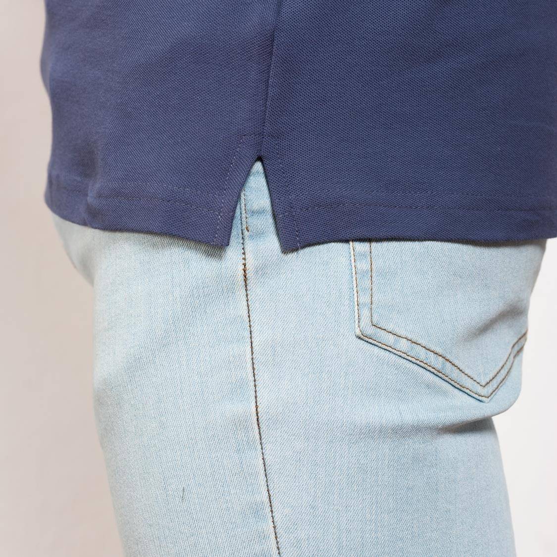 Polo o kroju Slim Fit z guzikami w kolorze koszulki