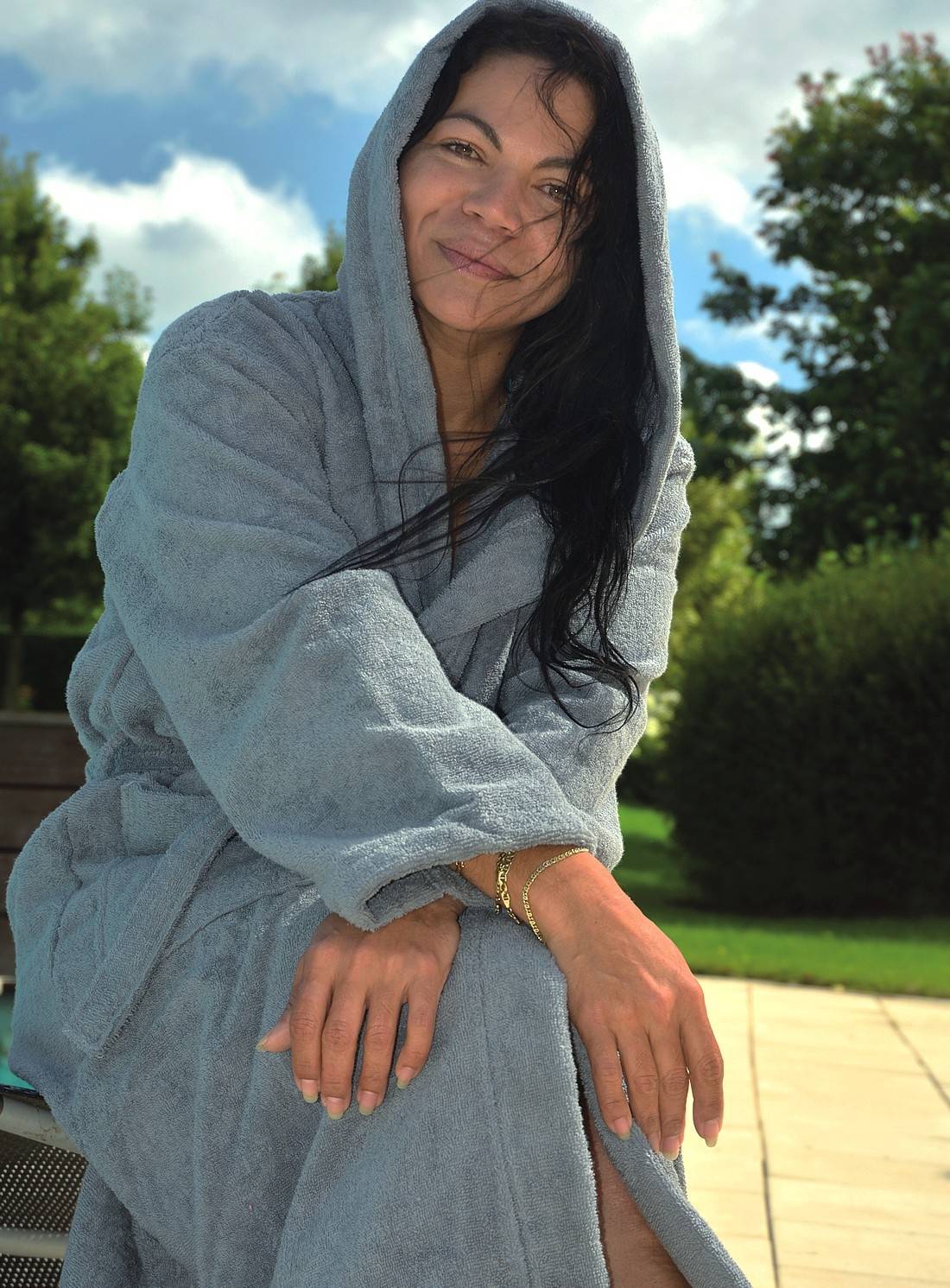 Przyjemny w dotyku szlafrok z kapturem A&R