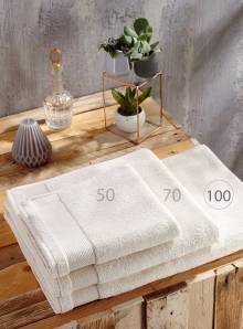 Ręcznik kąpielowy przyjemny w dotyku o puszystym splocie materiału