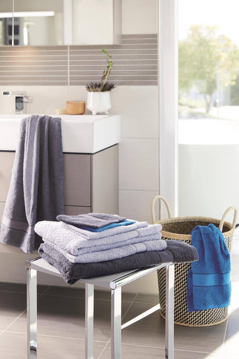 Ręcznik łazienkowy z zawieszką