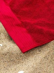Ręcznik plażowy o grubej strukturze materiału, wymiar 100x180 cm