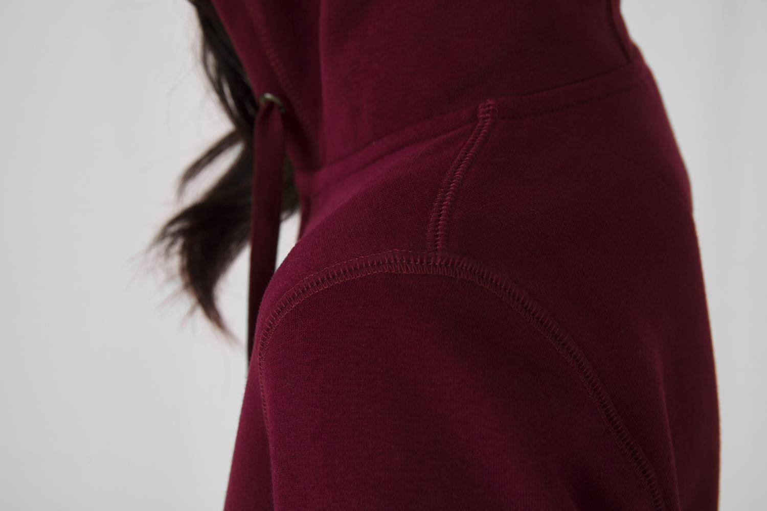 Rozpinana bluza damska z kapturem B&C o gładkiej strukturze materiału