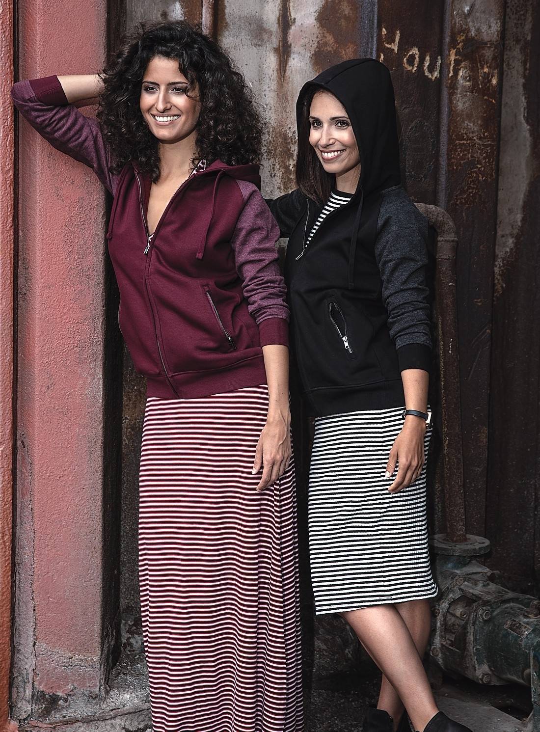 Rozpinana bluza z kapturem Kangurek – model damski