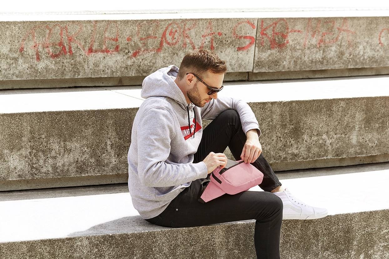 Saszetka typu nerka z zamkiem dwukierunkowym