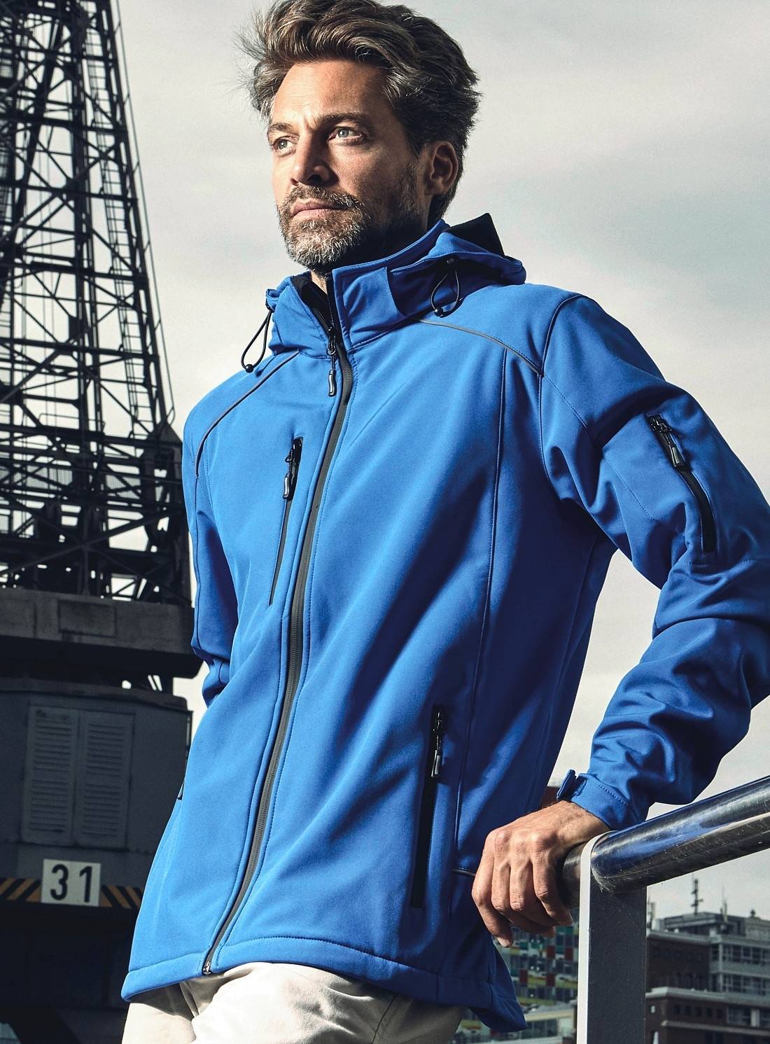 Softshell męski z odblaskowymi detalami i odpinanym kapturem