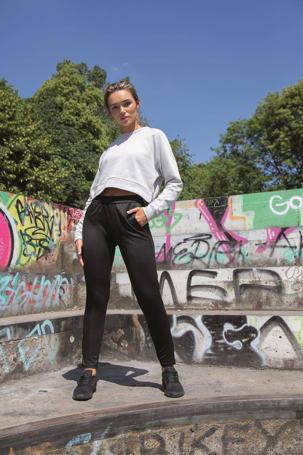 Spodnie dresowe damskie Tombo z elastycznym pasem regulowanym troczkami