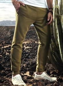 Spodnie dresowe męskie z zamykanymi kieszeniami w kolorze materiału