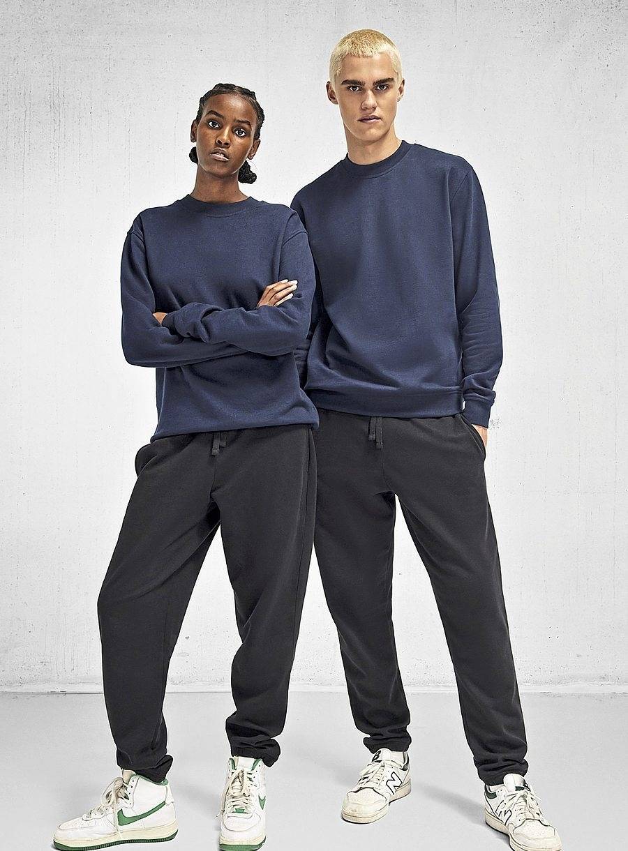 Spodnie dresowe o klasycznym fasonie z mankietami przy kostkach