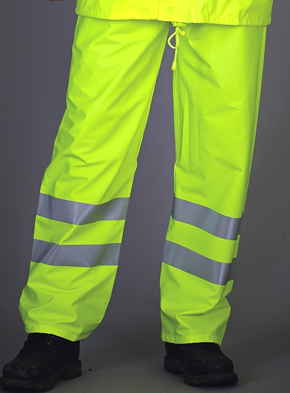 Spodnie robocze z oddychającego materiału z odblaskowymi pasami