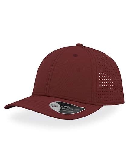 Sportowa czapka z efektowną perforacją na panelach