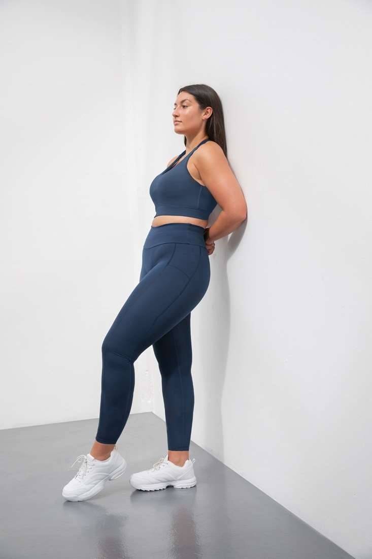 Sportowy biustonosz Core z elastycznymi ramiączkami