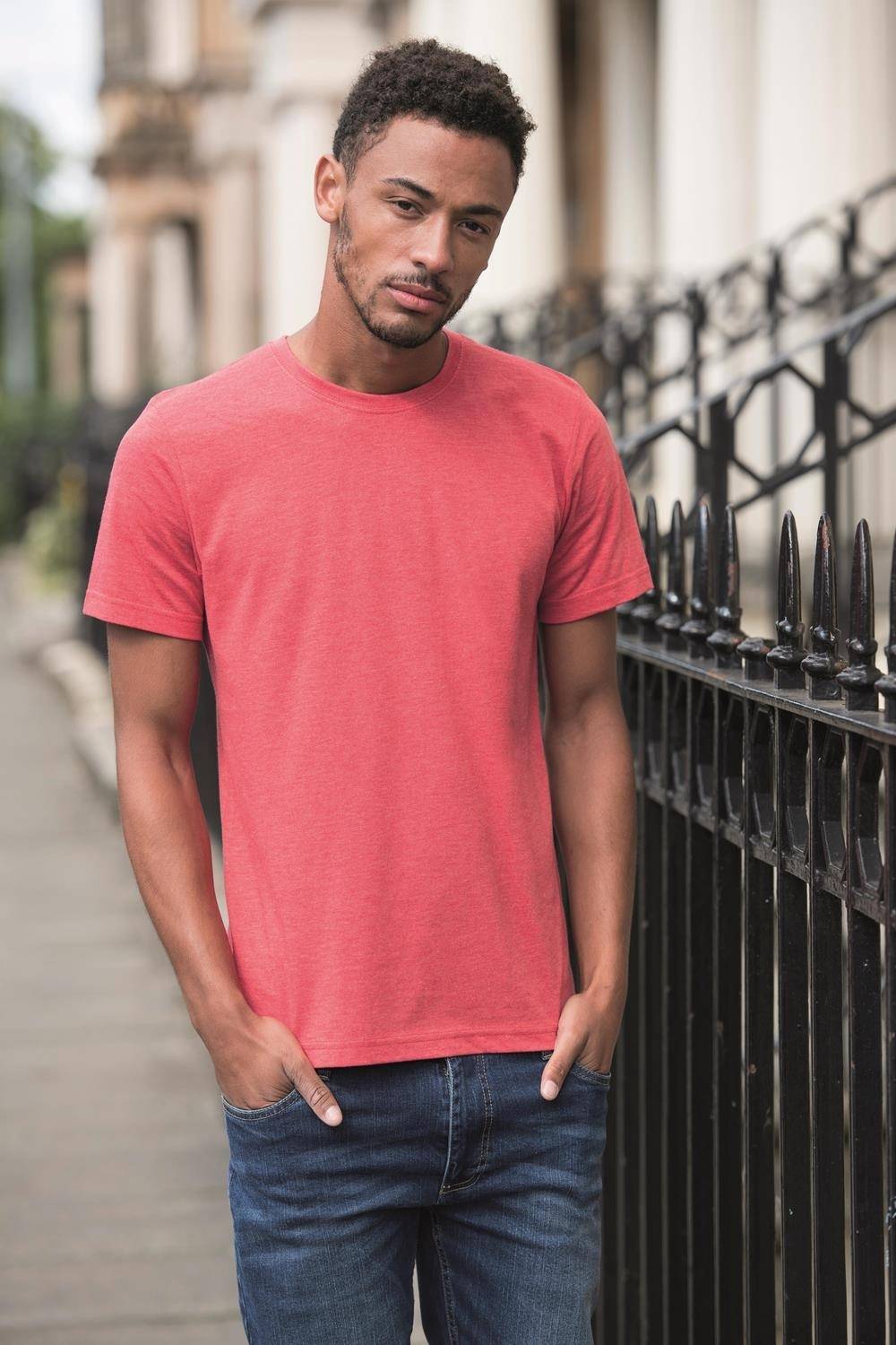 Stylowy t-shirt o delikatnej melanżowej strukturze