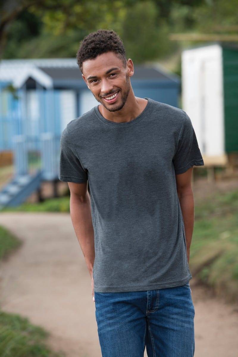 Stylowy t-shirt o delikatnej melanżowej strukturze