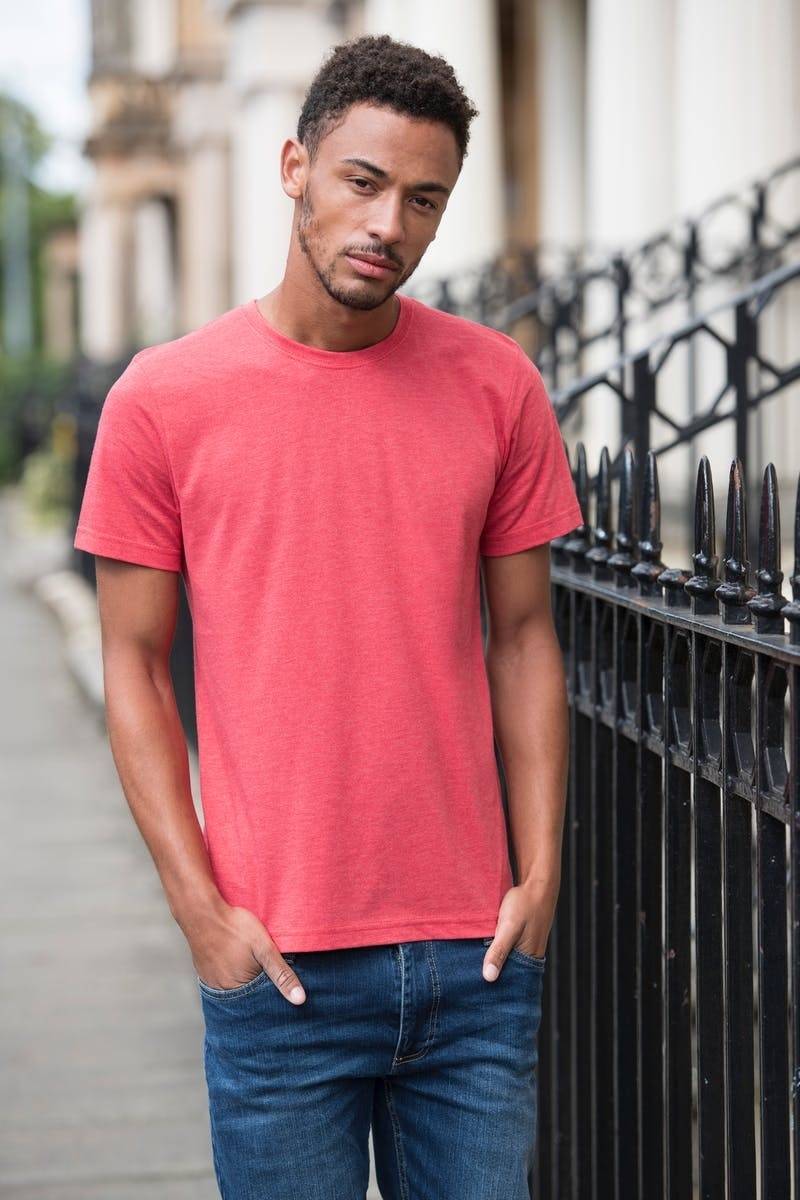 Stylowy t-shirt o delikatnej melanżowej strukturze