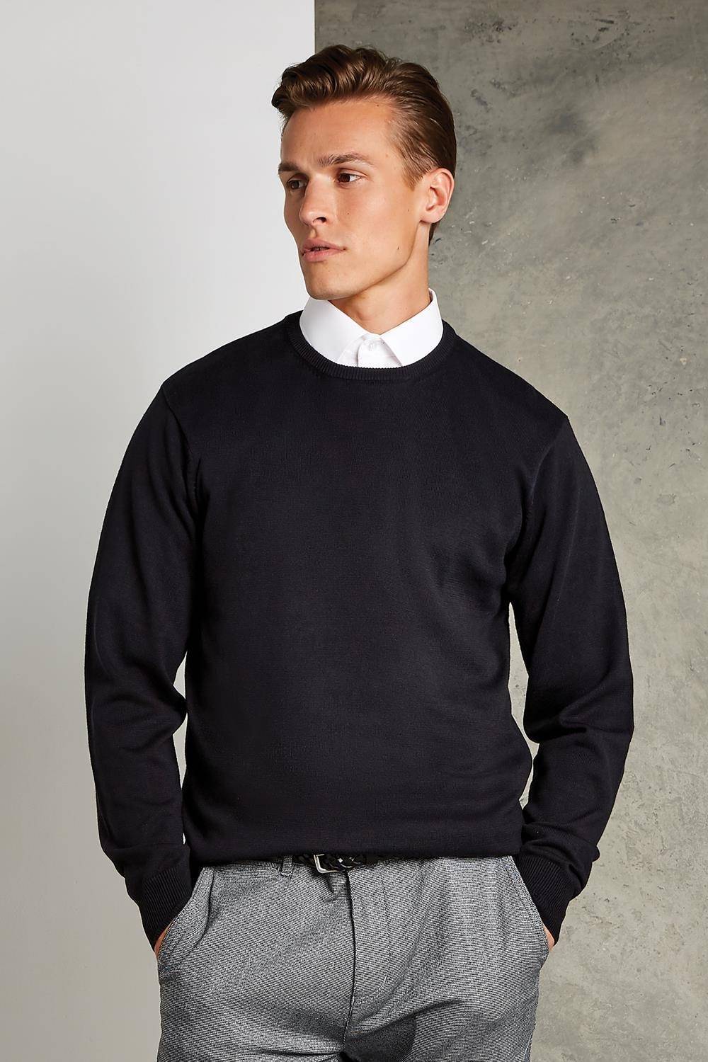 Sweter męski z dekoracyjnym obszyciem dekoltu