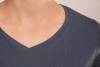 T-shirt damski V-neck o zwężonym fasonie