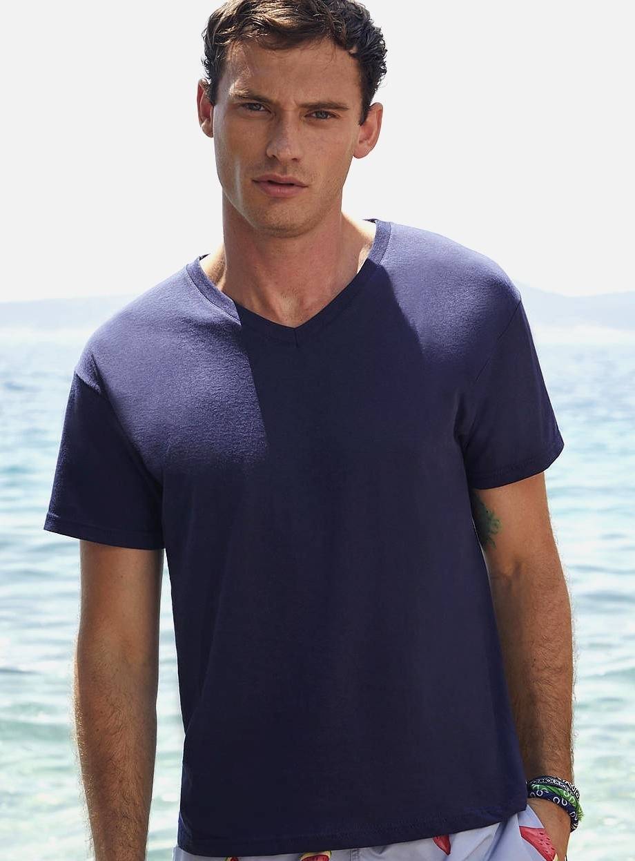 T-shirt męski z dekoltem v-neck marki Fruit of the loom