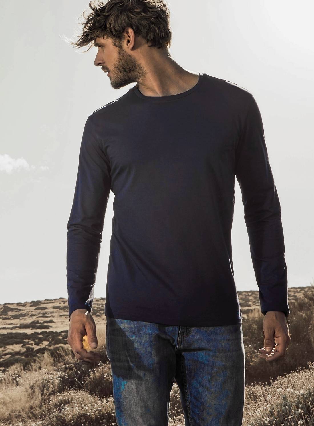 T-shirt męski z długimi rękawami o dopasowanym fasonie