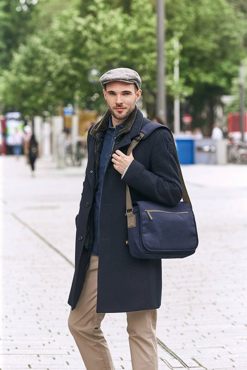 Torba na ramię z magnetycznym zapięciem klapy