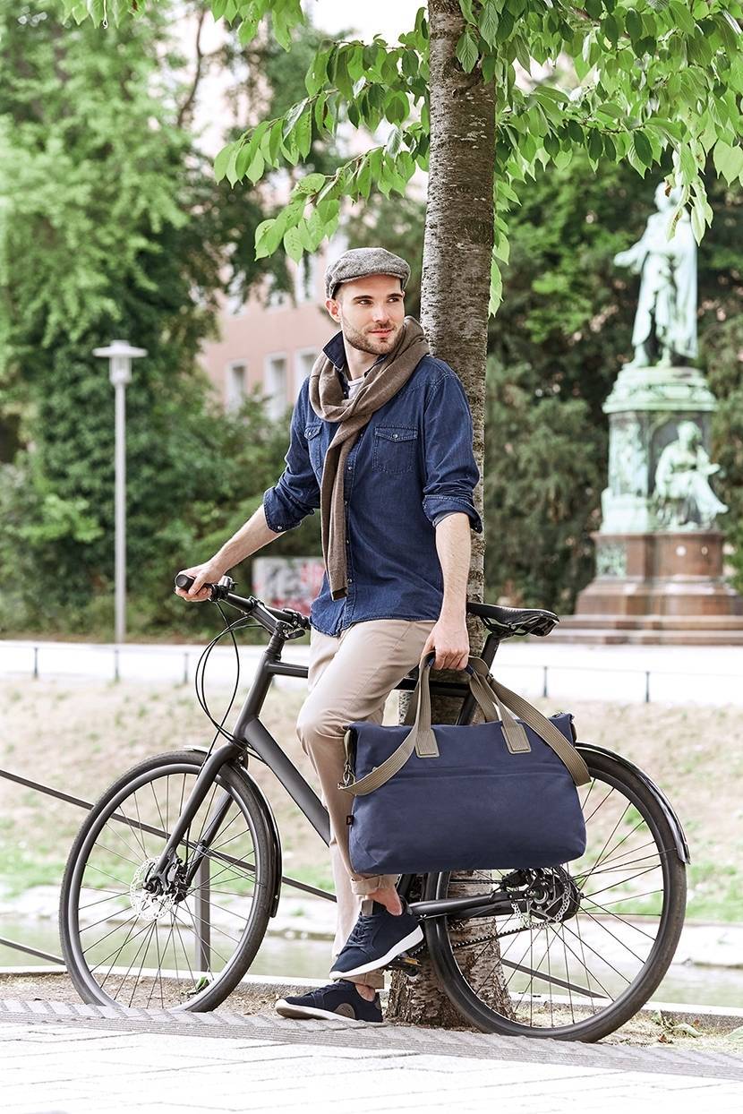 Torba podróżna z odpinanym pasem na ramię