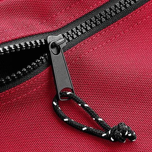 Torba sportowa wyprodukowana z materiału z recyklingu