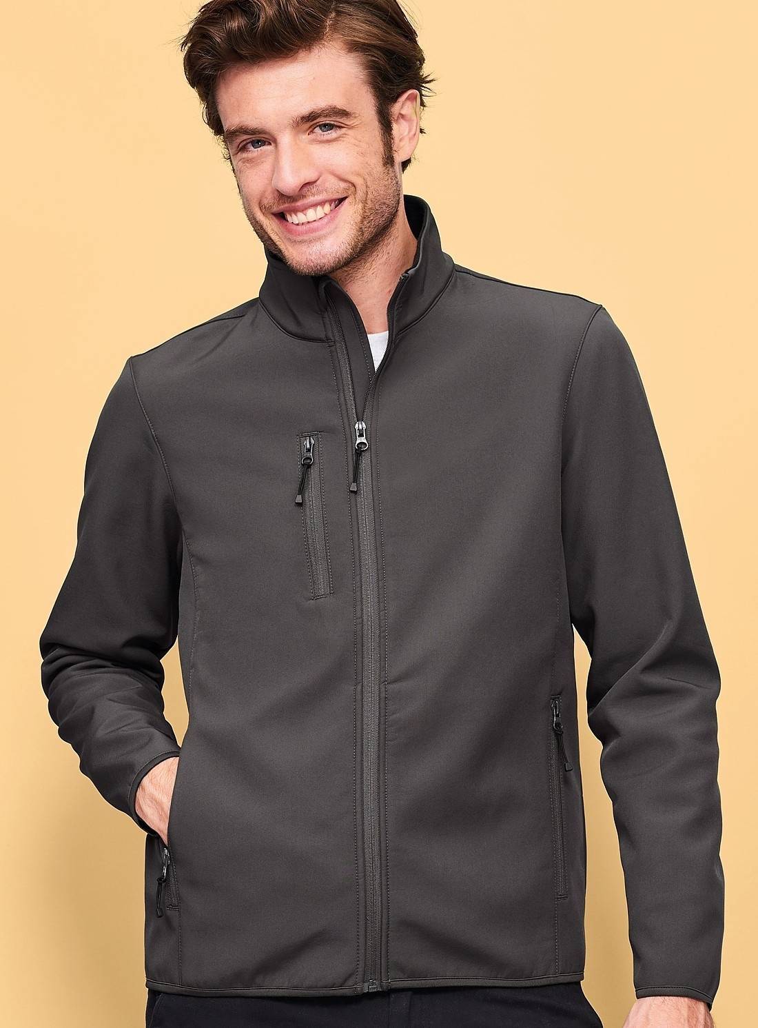 Trzywarstwowa kurtka softshell męska z kieszenią na klatce piersiowej